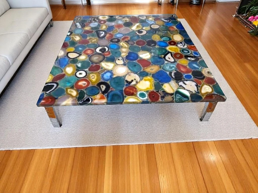 Elegant Coffee Tables Made of Agate Stone for opulent Living Areas